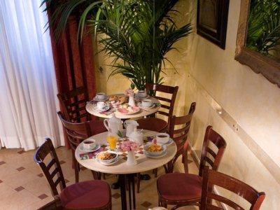 Des Artistes Hotel Roma